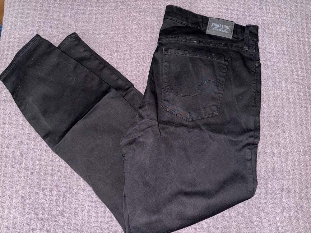 Signature by Levi Strauss & Co. Women's Mid-Rise Skinny Black Jeans Size 18W